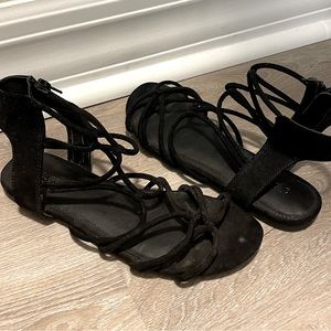 🚨FINAL SALE🚨 EUC SHOE DAZZLE Gladiator Suede Sandal